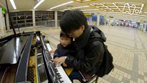 駅ピアノ　神戸・西神中央駅