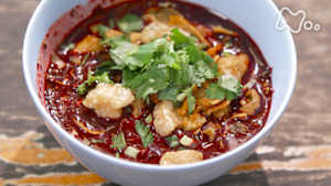 世界入りにくい居酒屋　タイ　チェンマイ【生血と生肉が飛びかう店！？】