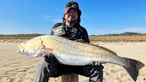 【追/見】海釣り幕営 3 宮崎県のオオニベ