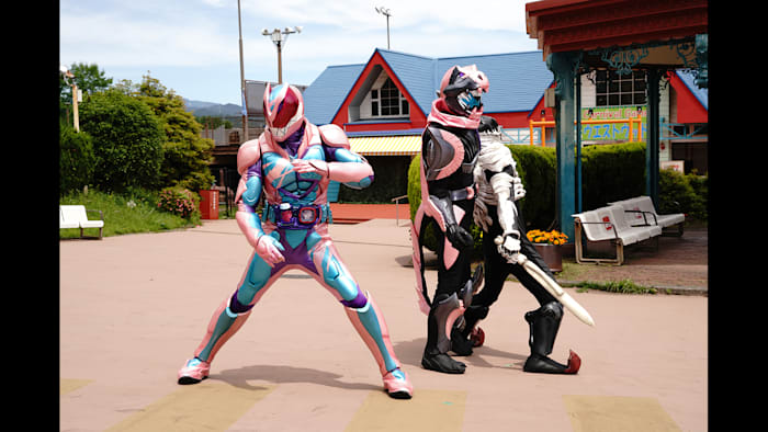 【ケース無しで割引】仮面ライダーリバイス 全巻+劇場版　レンタル落ち 仮面ライダー リバイス 全12枚 第1話〜第50話 最終 レンタル落ち