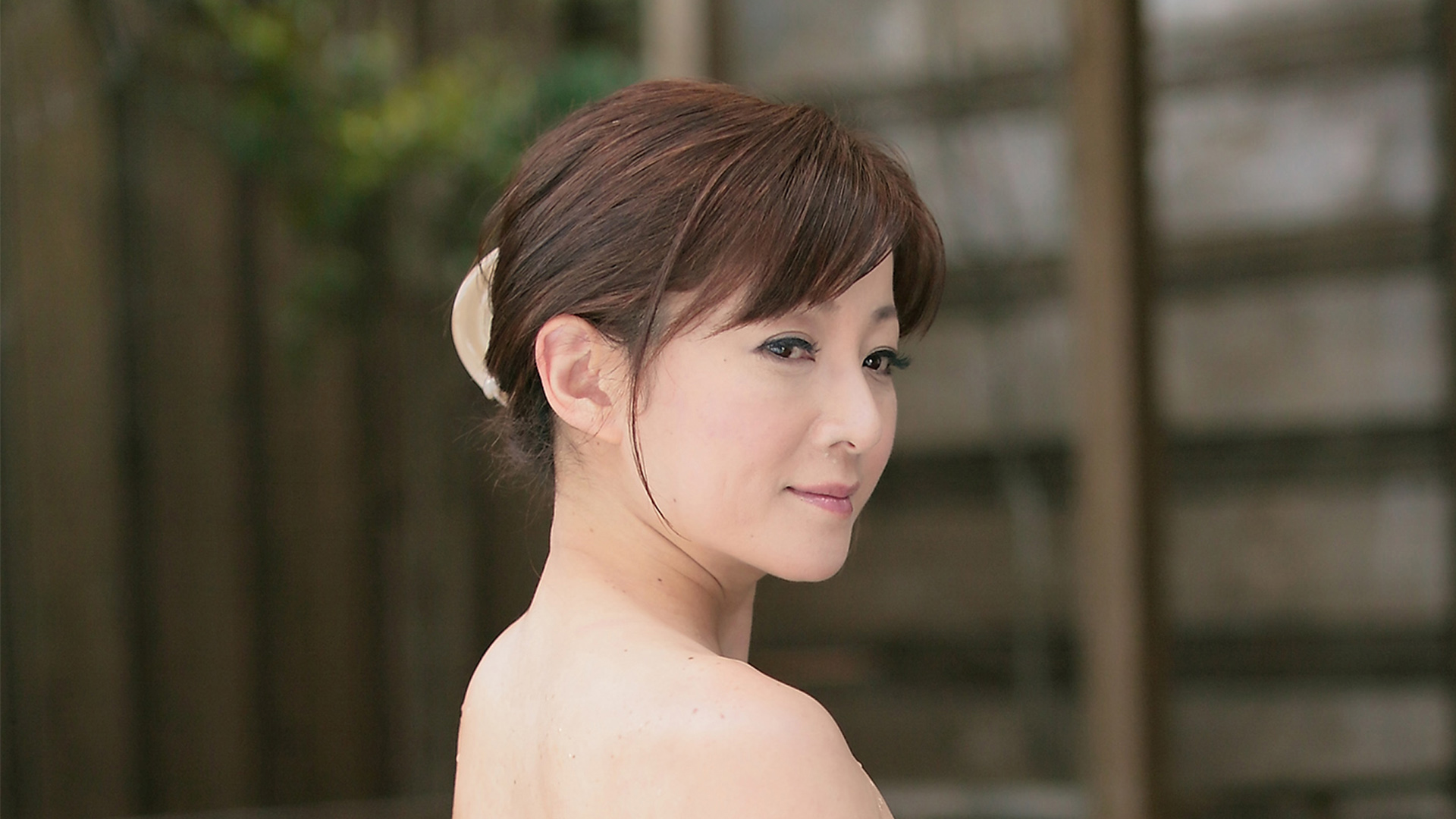息子　五十路 温泉で欲情する母と息子 小森愛