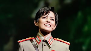 【宝塚歌劇】愛の不時着（’24年雪組・梅田芸術劇場・千秋楽）