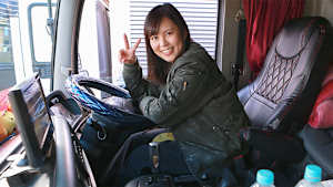 性感マッサージで激マブな女性トラック運転手を徹底的に昇天させる豪華版（3）