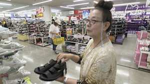 ドキュメント７２時間　神戸・激安靴店を歩けば