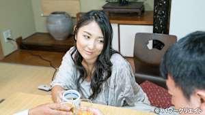 義母との秘密の関係 父親の目の前で…