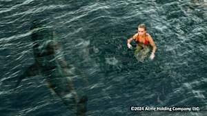 【見逃し】ホワイトシャーク 湖の水面の下に