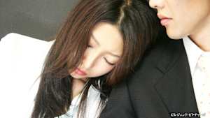 痴漢終電車 触ってほしい…