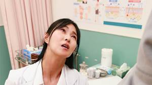 皮膚科のキレイな先生に怒張したアレを見せつけて挑発してみた結果（18）