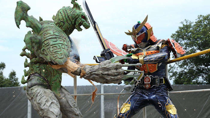 仮面ライダー　ガイム　テレビシリーズ　劇場版 Amazon.co.jp: 劇場版 仮面ライダー鎧武/ガイム サッカー大決戦
